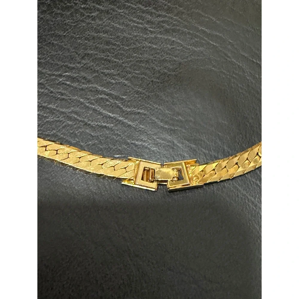 Vintage Enamel Jewel Tone Collar Necklace Womens Gold Tone Herringbone 16